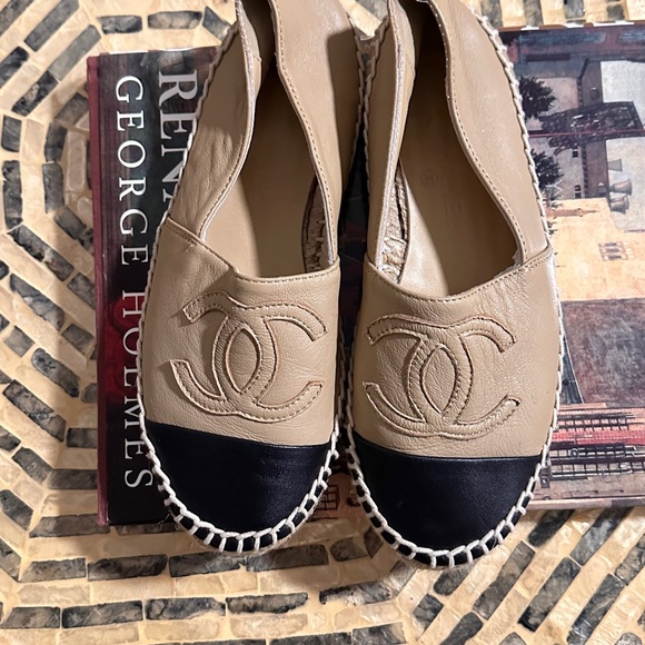 Chanel leather espadrilles size 6 - Picture 3 of 9